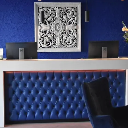 Blue Mansion 3*