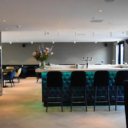 Blue Mansion Hotel Aalsmeer