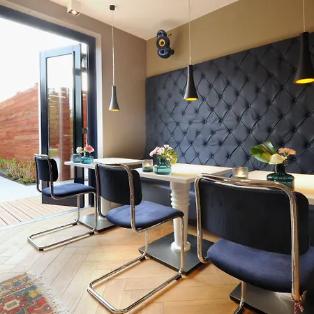 Blue Mansion Aalsmeer