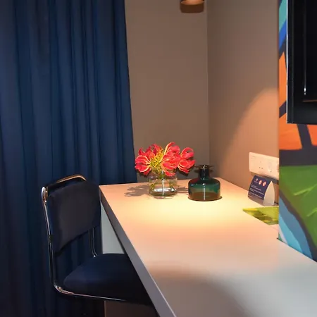 Blue Mansion אלסמיר