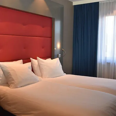 Blue Mansion מלון 3*