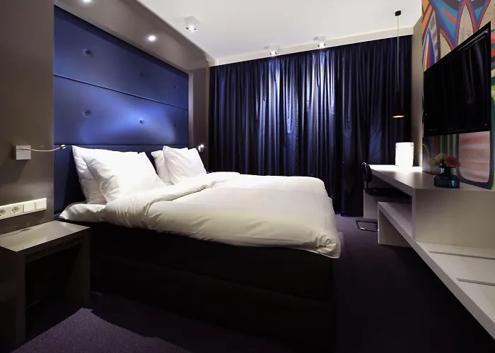 Отель Blue Mansion Алсмер