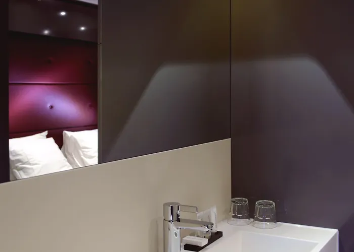 Отель Blue Mansion Алсмер